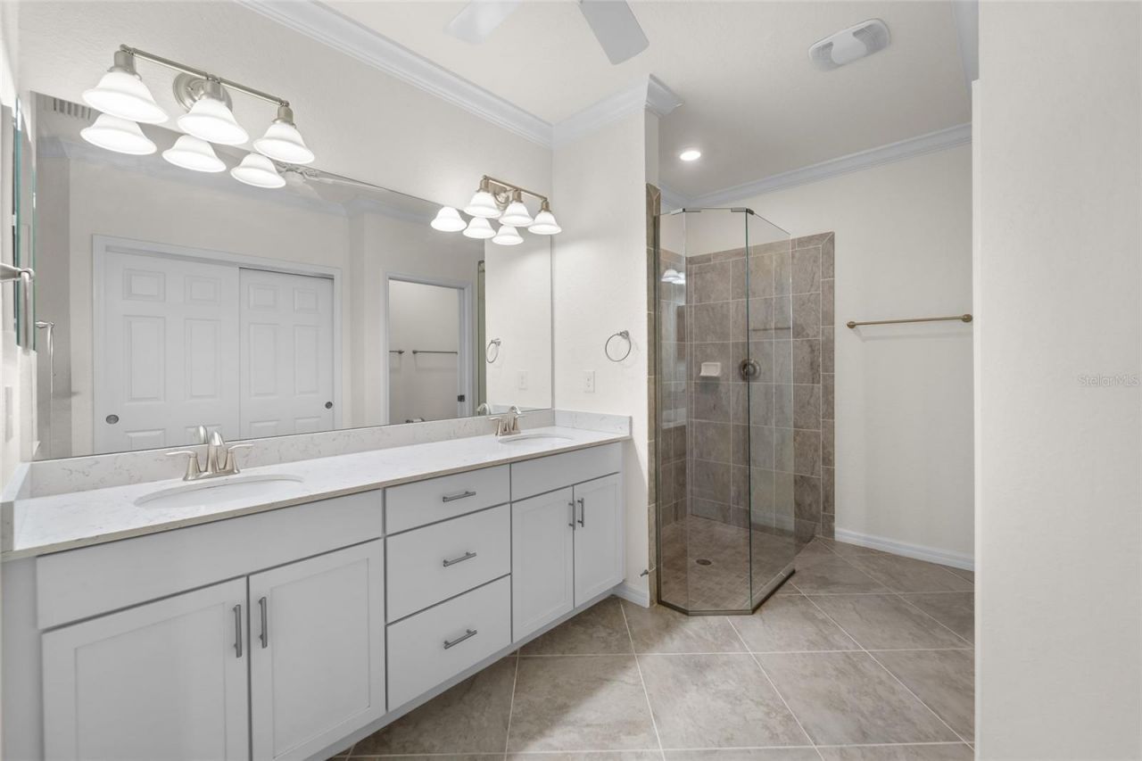7342 Divot Loop, Unit 1, Lakewood Ranch, FL 34202 Photo