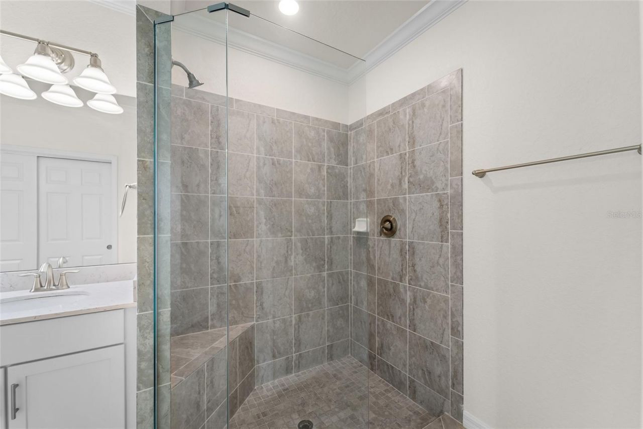 7342 Divot Loop, Unit 1, Lakewood Ranch, FL 34202 Photo