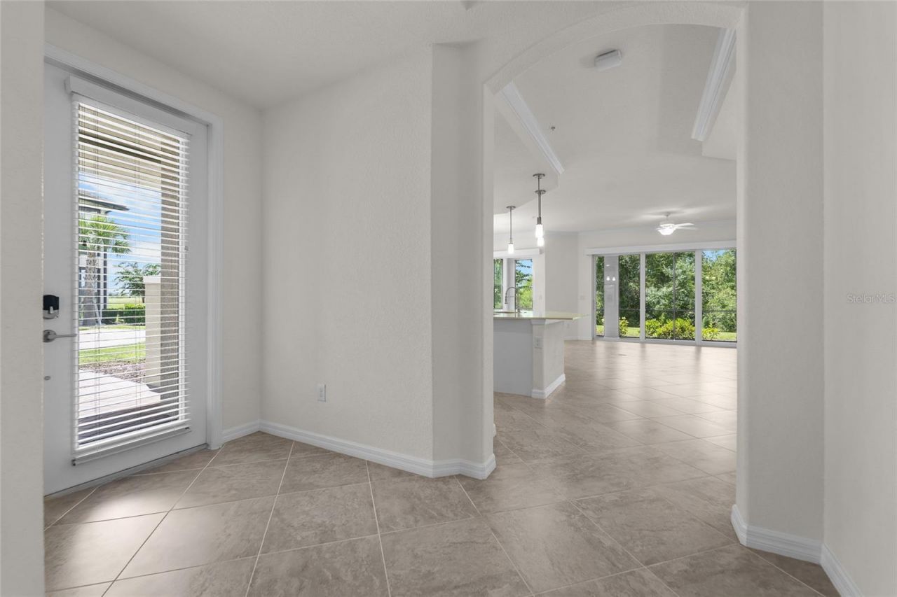 7342 Divot Loop, Unit 1, Lakewood Ranch, FL 34202 Photo