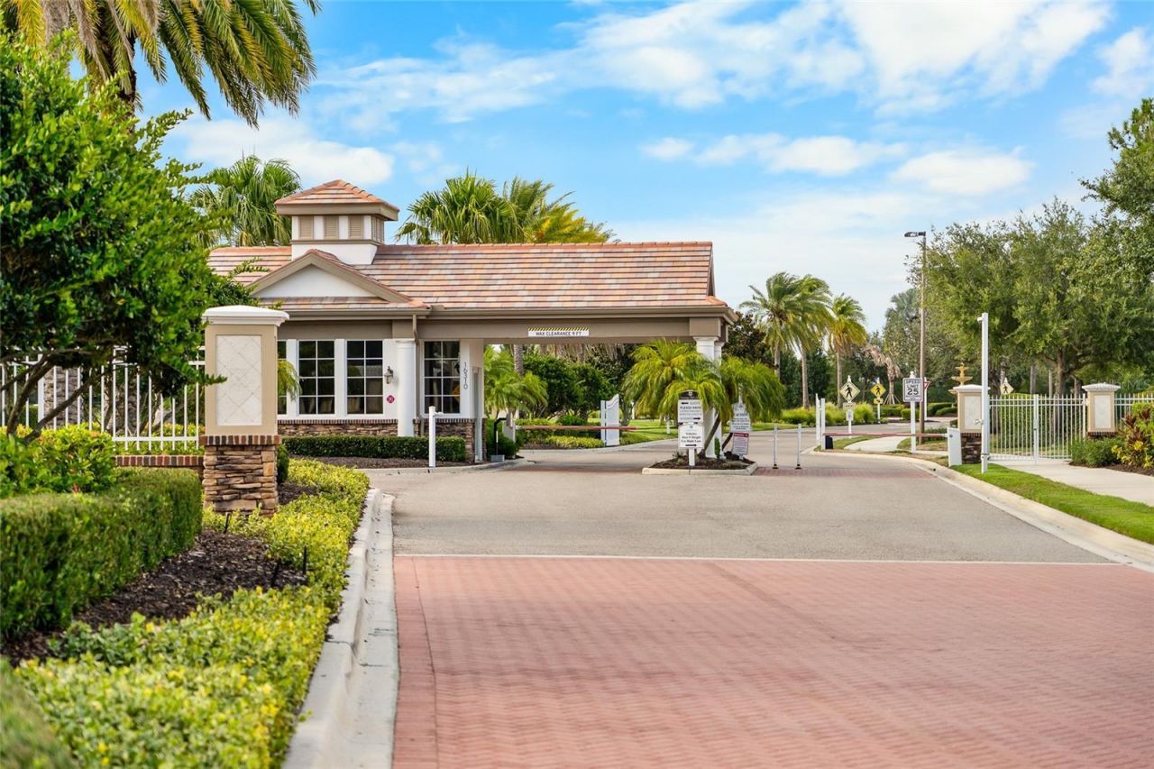 7342 Divot Loop, Unit 1, Lakewood Ranch, FL 34202 Photo