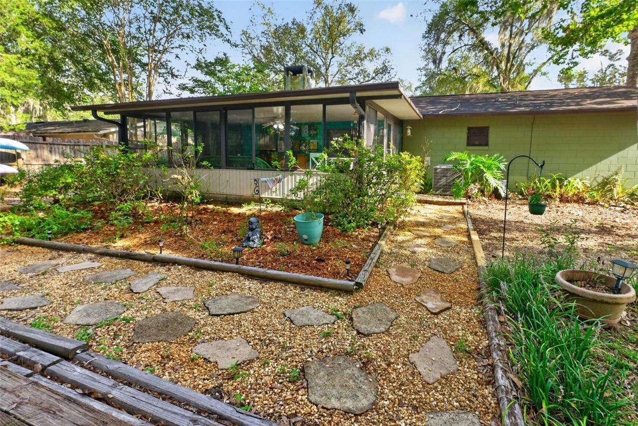8204 SW 12th Place, Gainesville, FL 32607 Photo