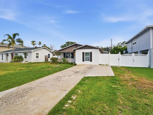 1842 SHORE ACRES BOULEVARD NE, ST PETERSBURG, FL 33703
