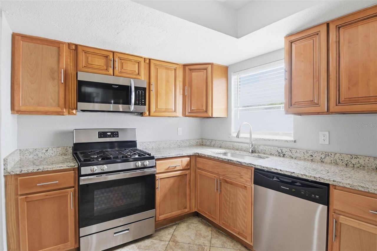 1842 Shore Acres Boulevard Ne, Saint Petersburg, FL 33703 Photo