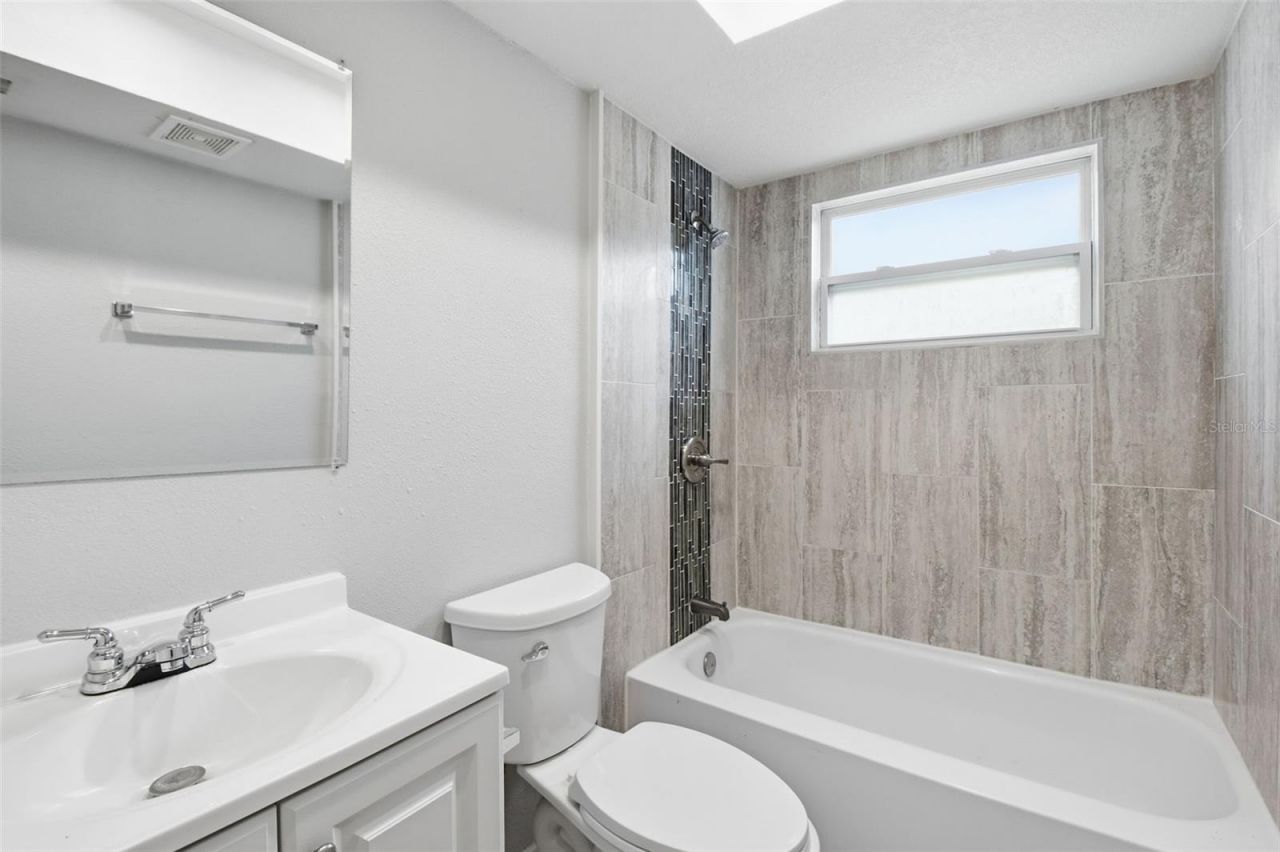 1842 Shore Acres Boulevard Ne, Saint Petersburg, FL 33703 Photo