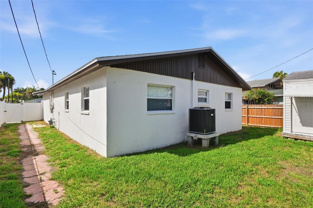 1842 Shore Acres Boulevard Ne, Saint Petersburg, FL 33703 Photo