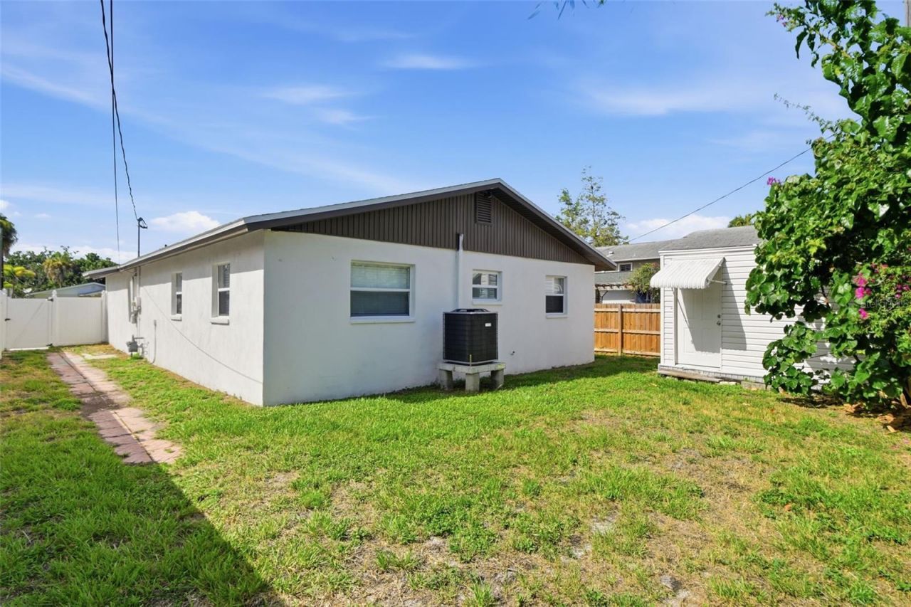 1842 Shore Acres Boulevard Ne, Saint Petersburg, FL 33703 Photo