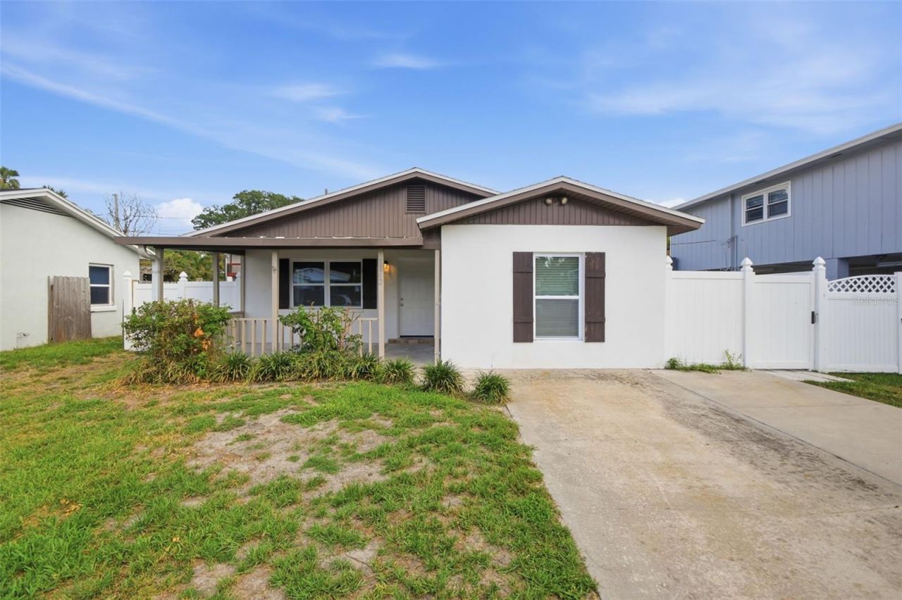 1842 Shore Acres Boulevard Ne, Saint Petersburg, FL 33703 Photo