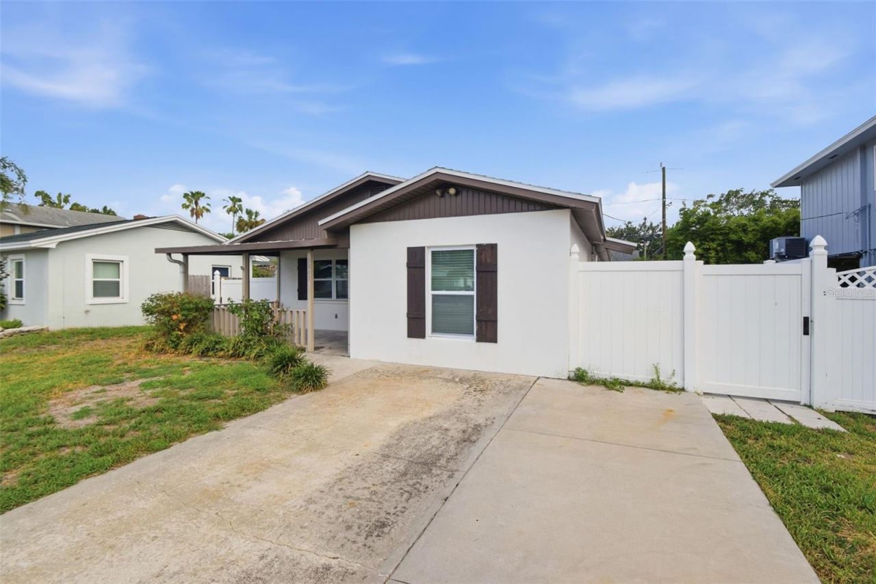 1842 Shore Acres Boulevard Ne, Saint Petersburg, FL 33703 Photo