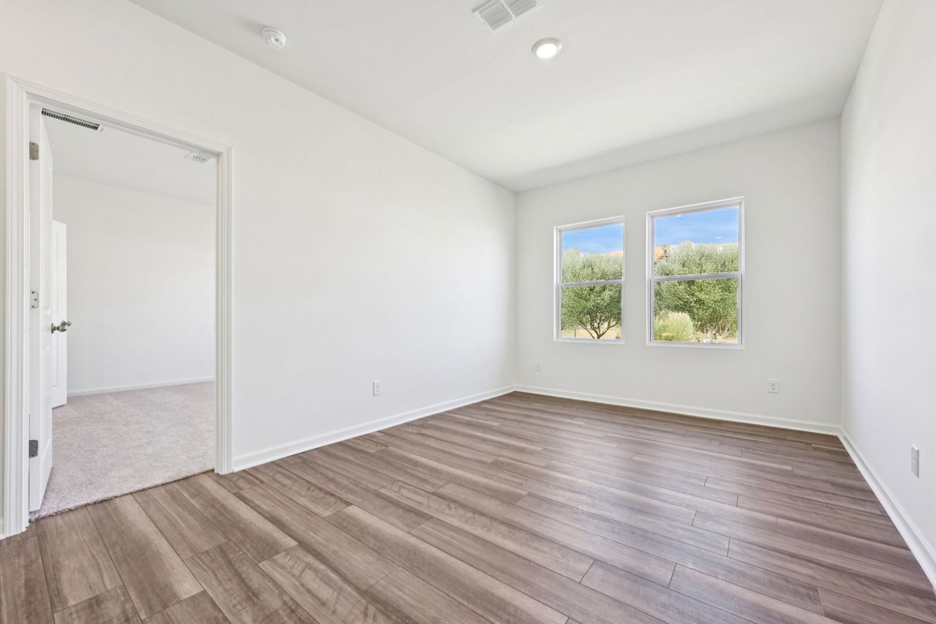 711 Huelva St  Photo 18