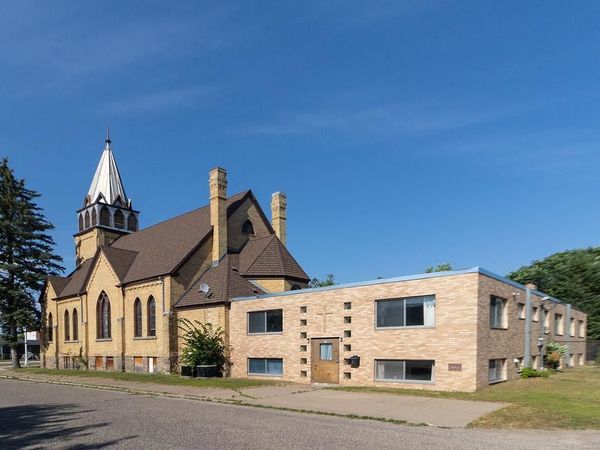321 Broadway Avenue W, Little Falls, MN 56345