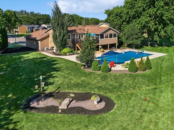 5710 W 139th Street , Savage, MN 55378