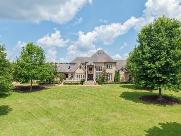249 State Line Road, Michie, TN 38357