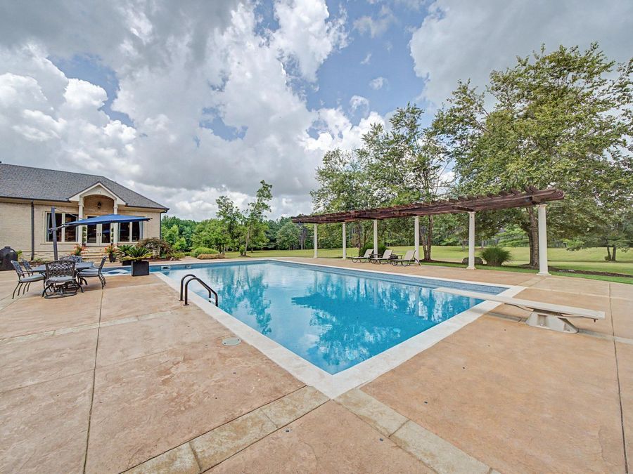 Property Image 100