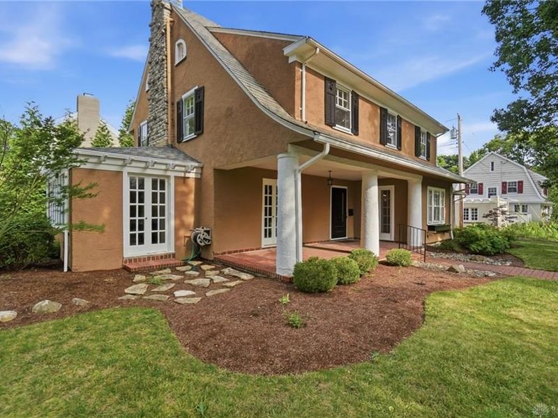 145 Wisteria Drive, Oakwood, OH 45419 Photo 2