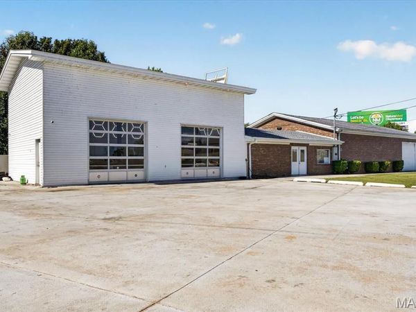 7455 Veterans Memorial Parkway, St Peters, MO 63376