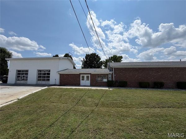 7455 Veterans Memorial Parkway, St Peters, MO 63376