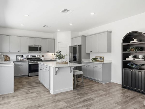 9634 Maple Terrace Lane, Shafter, CA 93263