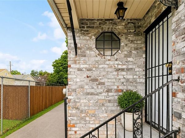 2121 HUMANITY Street , New Orleans, LA 70122