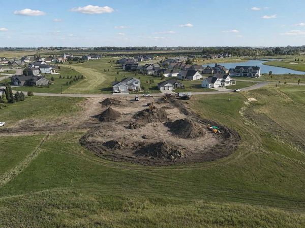 272 Viking Court, Oxbow, ND 58047