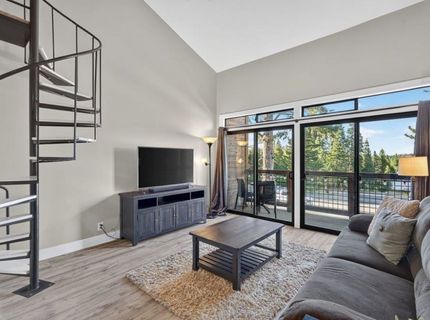 11589 Snowpeak Way, Unit #225, Truckee, CA 96161 Photo