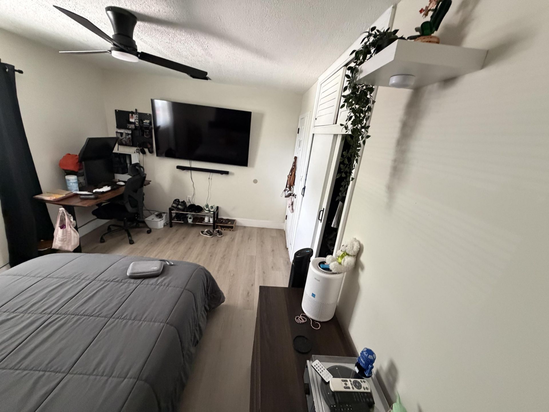 912 Montego Drive, West Palm Beach, FL 33415 Photo