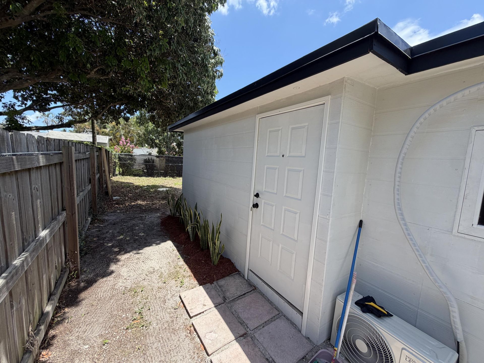 912 Montego Drive, West Palm Beach, FL 33415 Photo