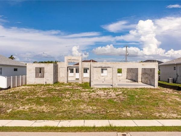 428 SW 28th AVE, CAPE CORAL, FL 33991