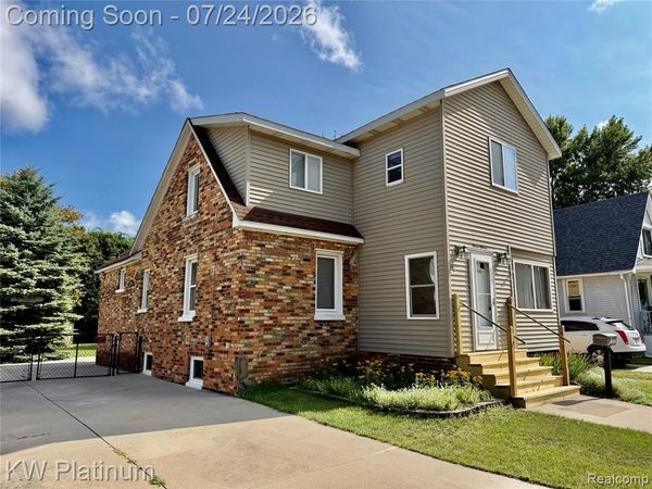 1111 Minnie Street, Port Huron, MI 48060