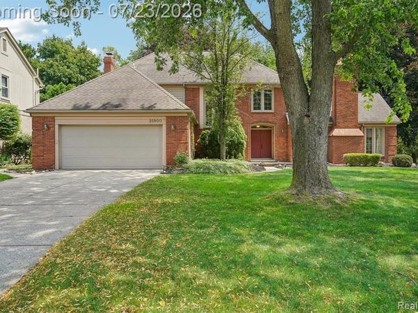 25900 Hunt Club Boulevard, Farmington Hills, MI 48335