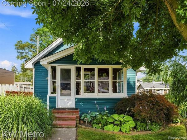 30768 Brentwood Street, Southfield, MI 48076