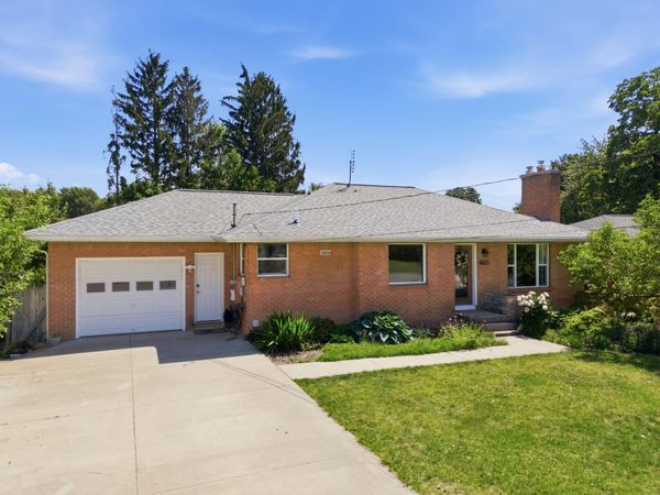 3706 Navaho Street SW, Grandville, MI 49418