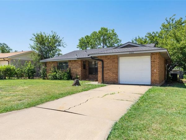 2605 NE Dearborn Avenue, Lawton, OK 73507