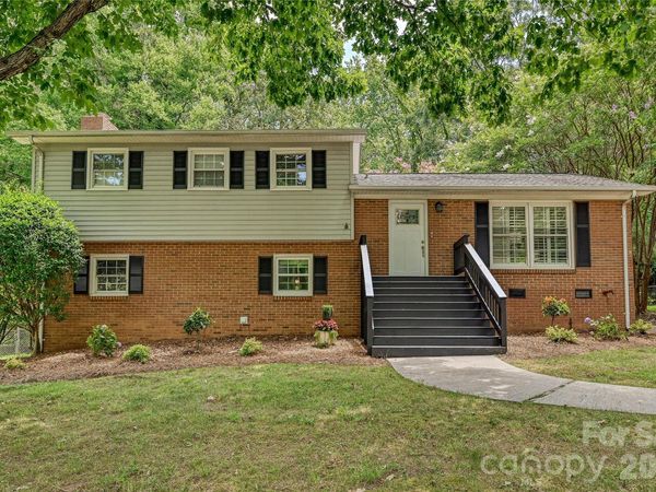 2308 Knickerbocker Drive , Charlotte, NC 28212
