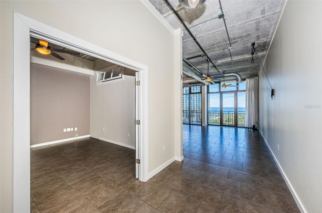 175 2nd Street S, Unit P04, Saint Petersburg, FL 33701 Photo