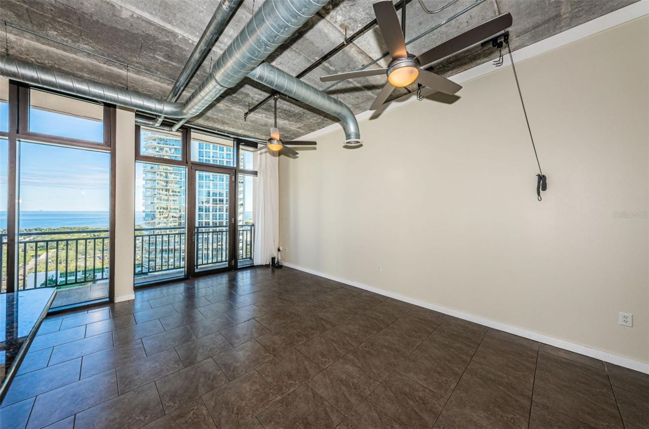 175 2nd Street S, Unit P04, Saint Petersburg, FL 33701 Photo