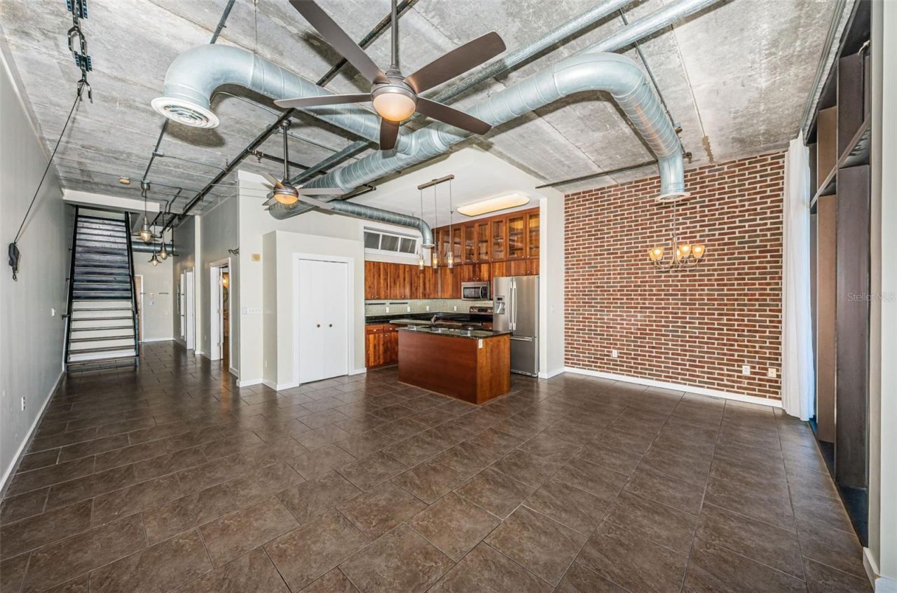 175 2nd Street S, Unit P04, Saint Petersburg, FL 33701 Photo