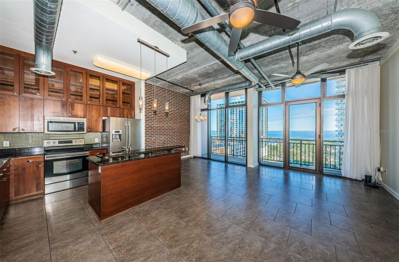 175 2nd Street S, Unit P04, Saint Petersburg, FL 33701 Photo