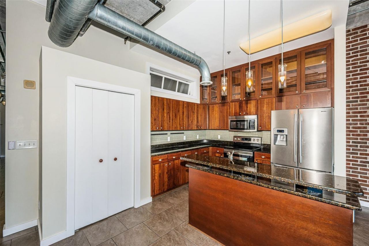 175 2nd Street S, Unit P04, Saint Petersburg, FL 33701 Photo