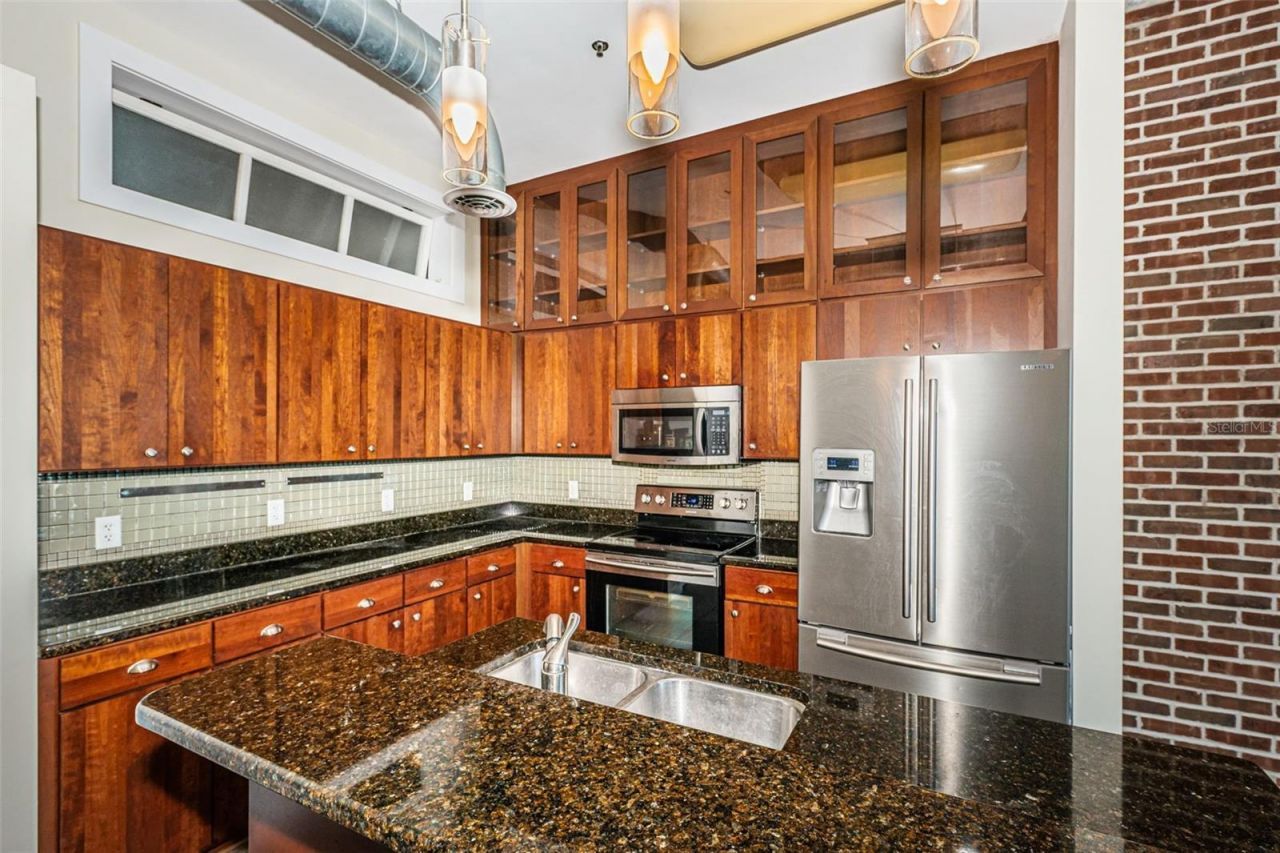 175 2nd Street S, Unit P04, Saint Petersburg, FL 33701 Photo