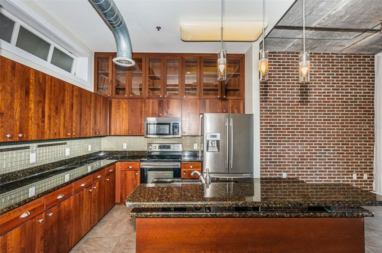 175 2nd Street S, Unit P04, Saint Petersburg, FL 33701 Photo