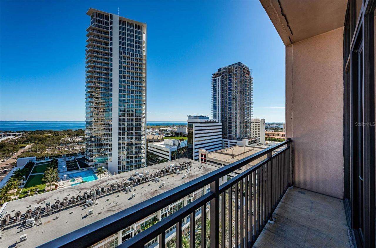 175 2nd Street S, Unit P04, Saint Petersburg, FL 33701 Photo