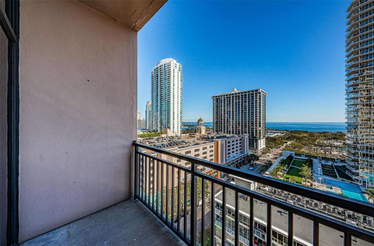 175 2nd Street S, Unit P04, Saint Petersburg, FL 33701 Photo