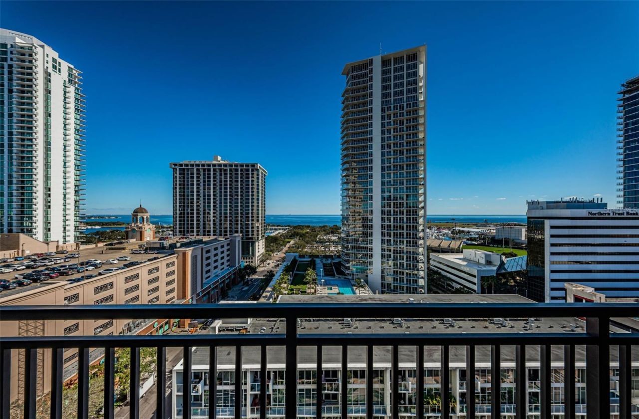 175 2nd Street S, Unit P04, Saint Petersburg, FL 33701 Photo