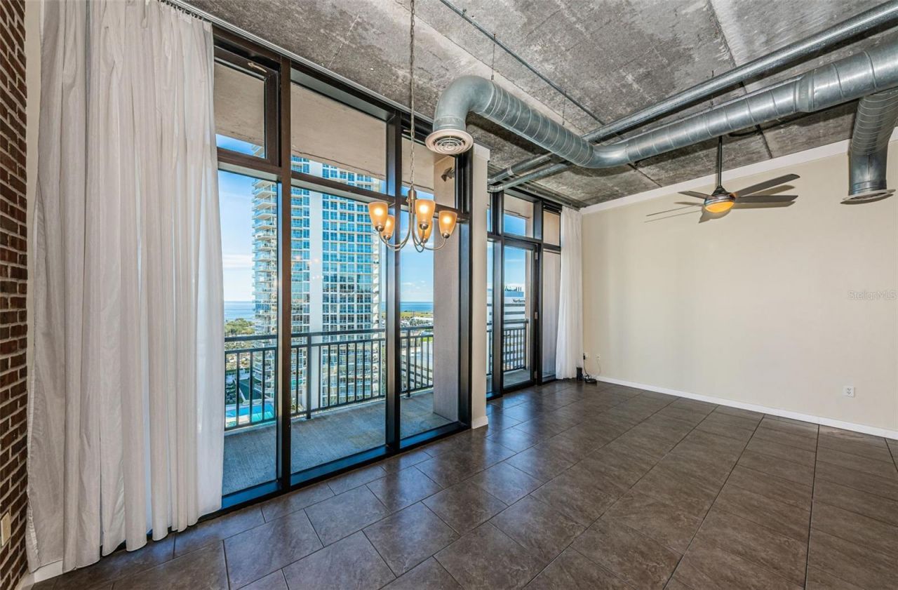175 2nd Street S, Unit P04, Saint Petersburg, FL 33701 Photo