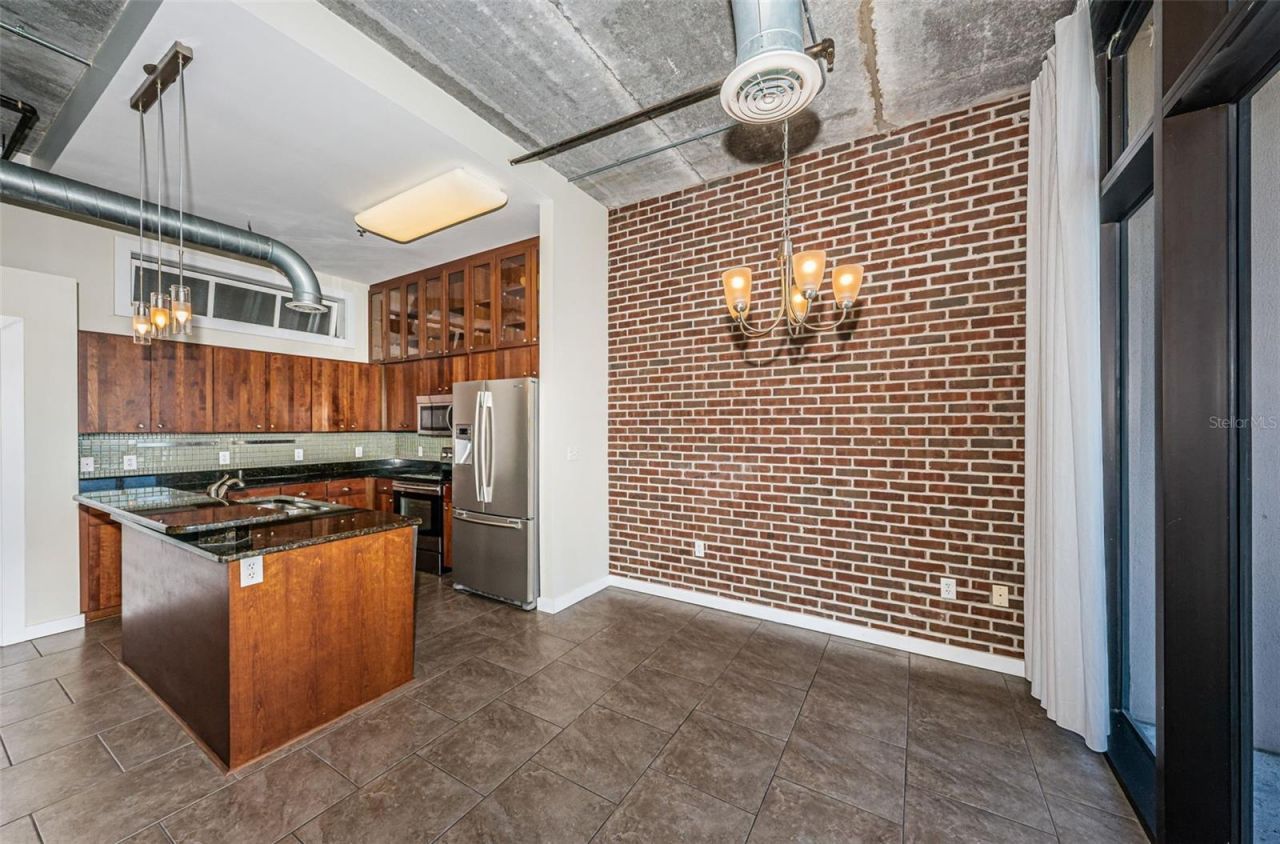 175 2nd Street S, Unit P04, Saint Petersburg, FL 33701 Photo