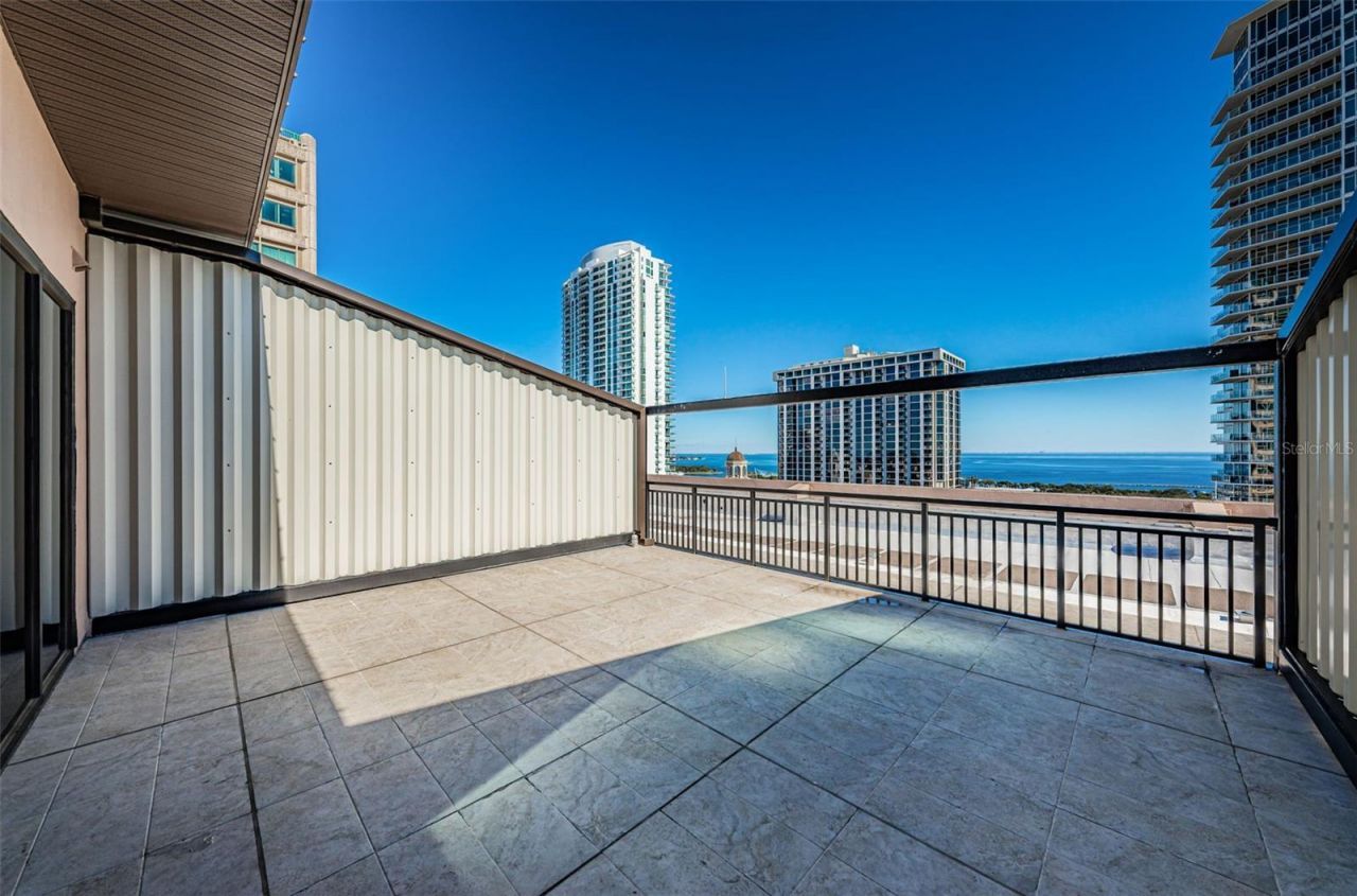 175 2nd Street S, Unit P04, Saint Petersburg, FL 33701 Photo