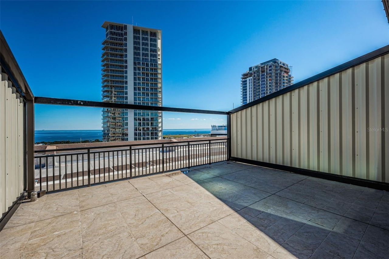 175 2nd Street S, Unit P04, Saint Petersburg, FL 33701 Photo