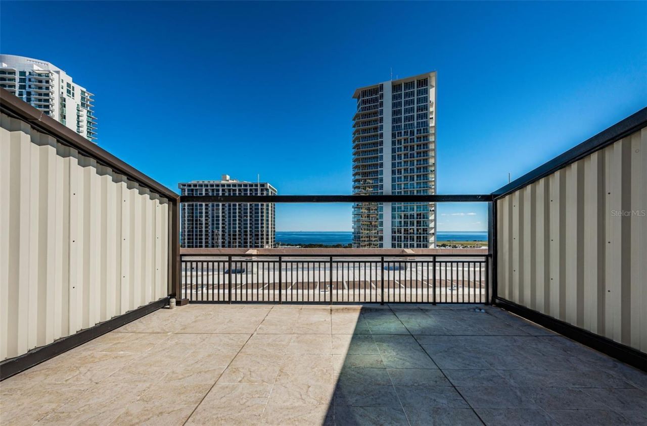 175 2nd Street S, Unit P04, Saint Petersburg, FL 33701 Photo
