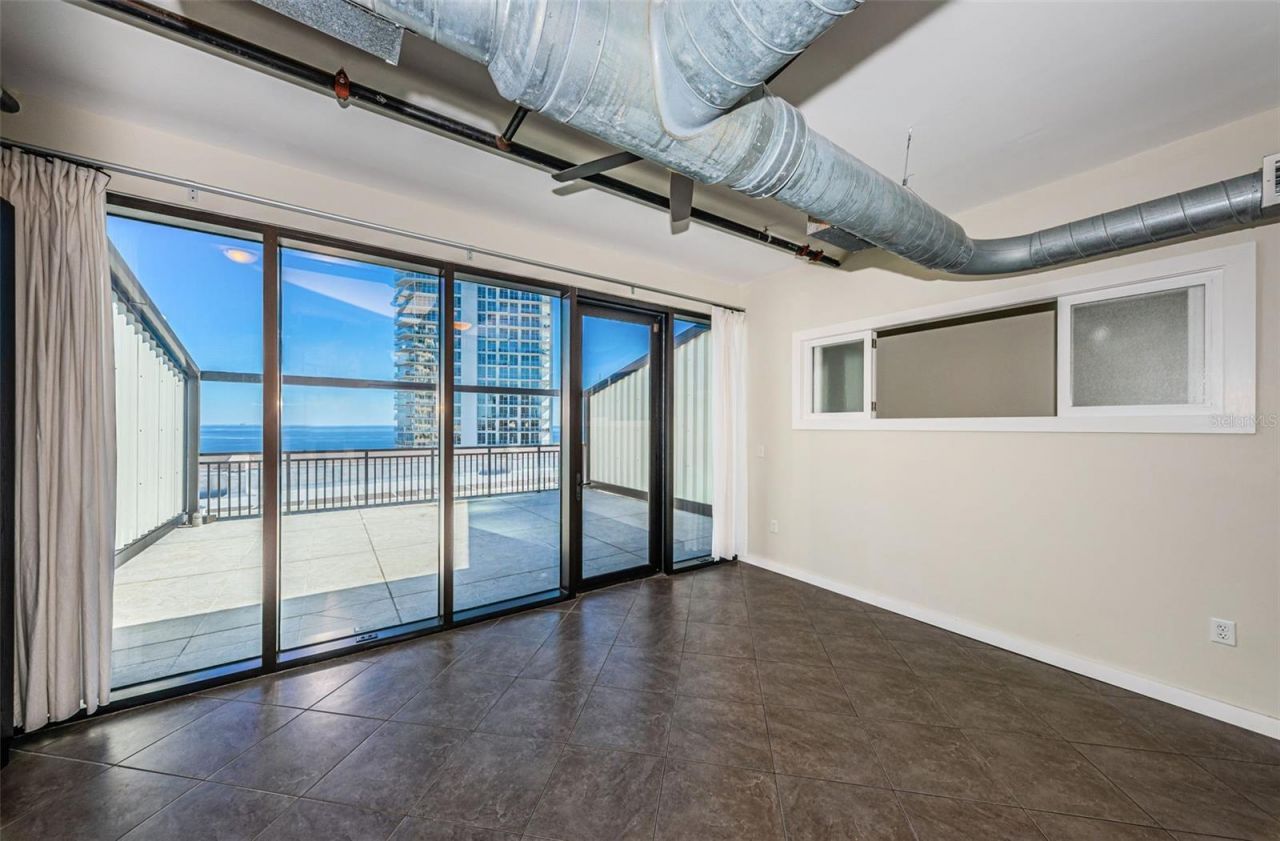 175 2nd Street S, Unit P04, Saint Petersburg, FL 33701 Photo
