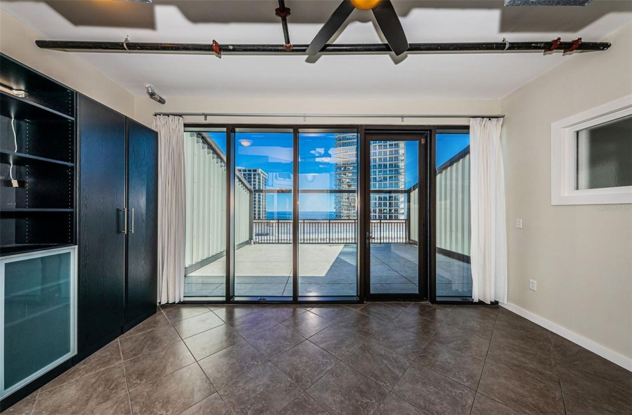 175 2nd Street S, Unit P04, Saint Petersburg, FL 33701 Photo